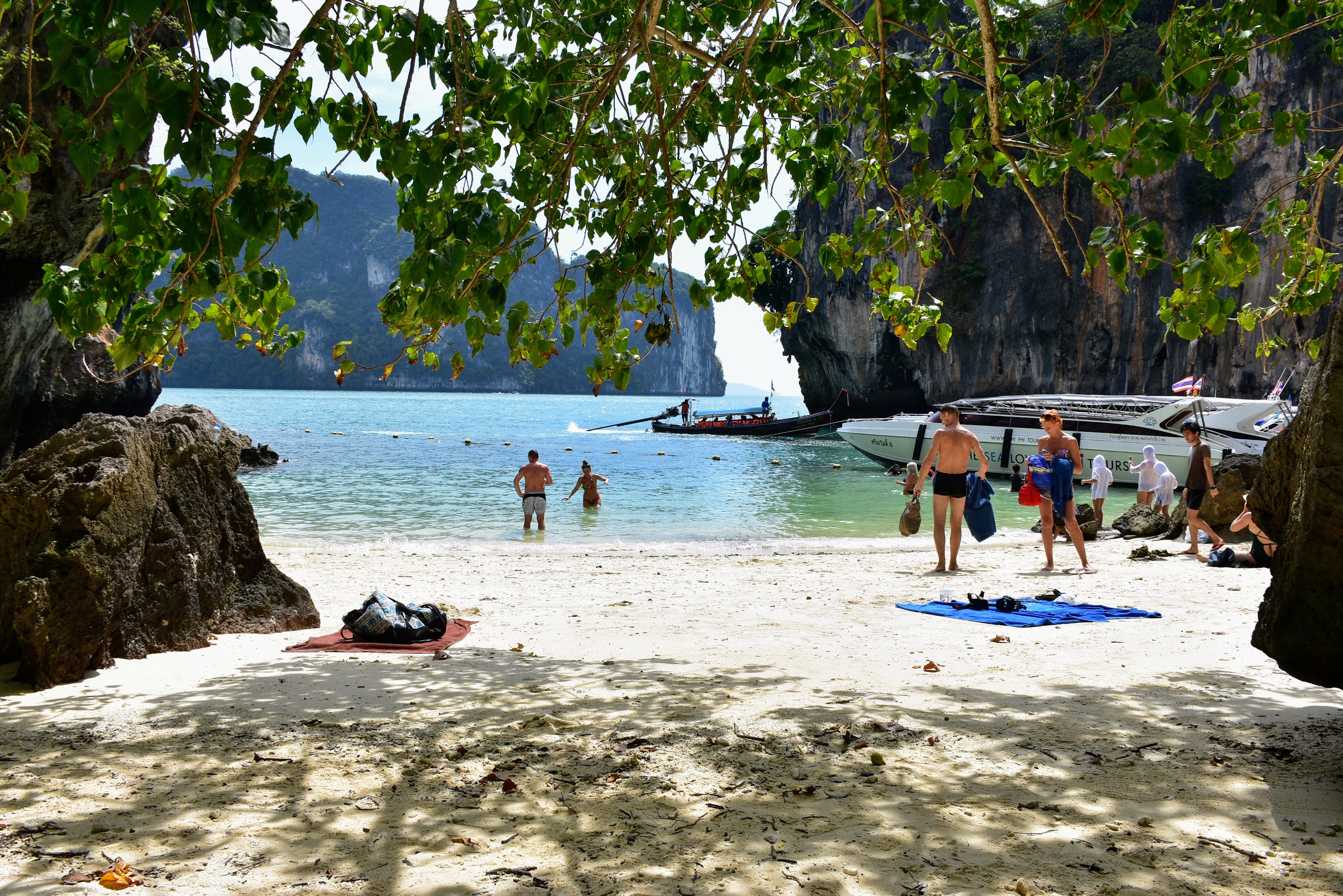 Hong & Paradise Island Maritime Odyssey by Speedboat from Krabi