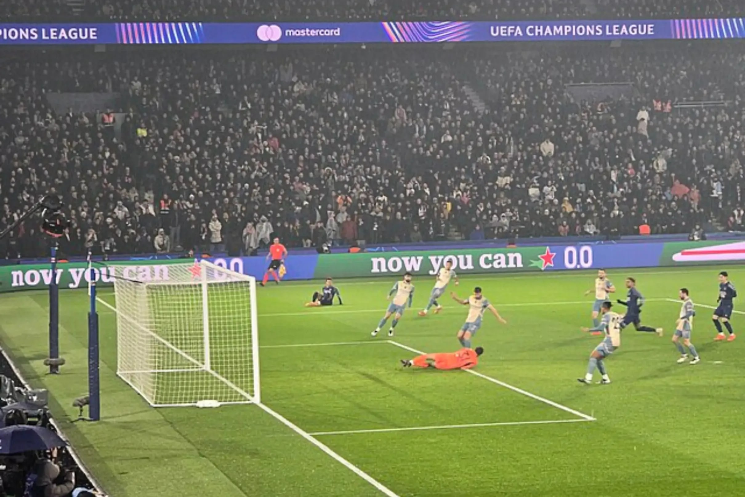 在巴黎聖日耳曼主場比賽中，現場觀看您最喜愛的球員