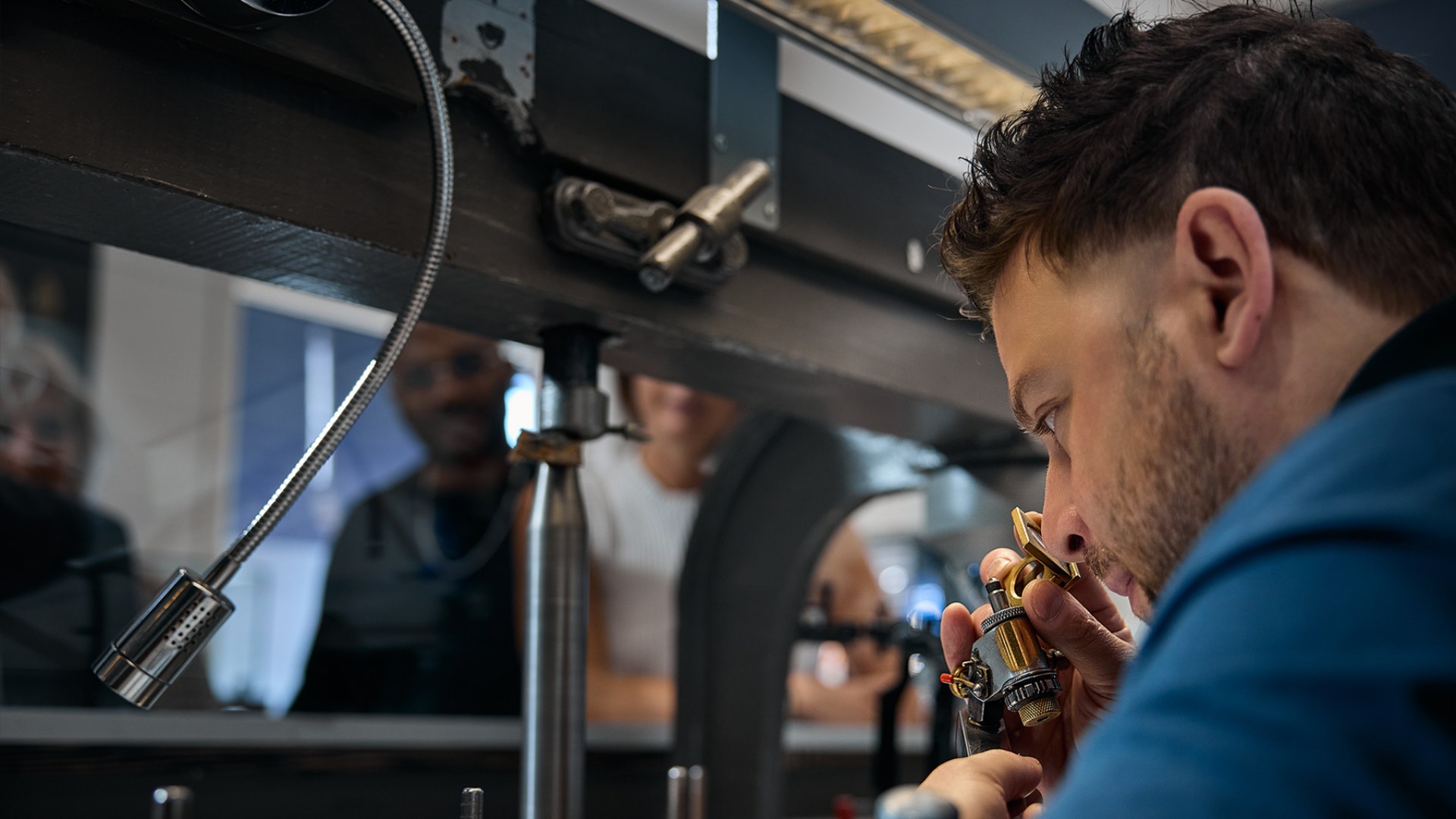 參加皇家科斯特(Royal Coster)的免費參觀之旅,步入世界最古老的鑽石拋光工廠,開啟一段迷人的旅程 參加皇家科斯特(Royal Coster)的免費參觀之旅,步入世界最古老的鑽石拋光工廠,開啟一段迷人的旅程