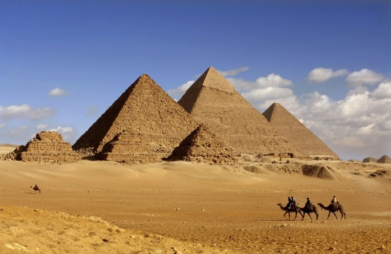 Giza Pyramids Half Day tour with lunch 