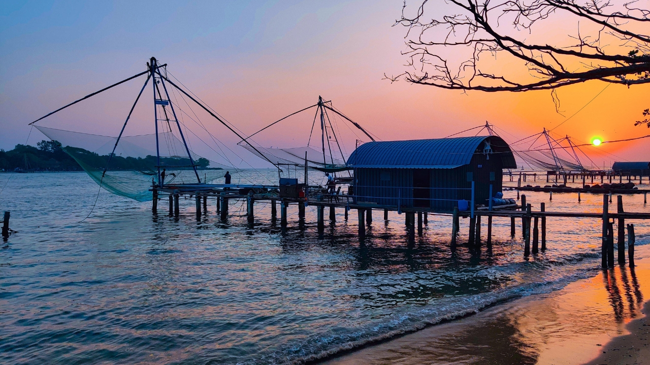 Cochin: 5-Day Kerala Tour with Munnar, Thekkady and Alleppey