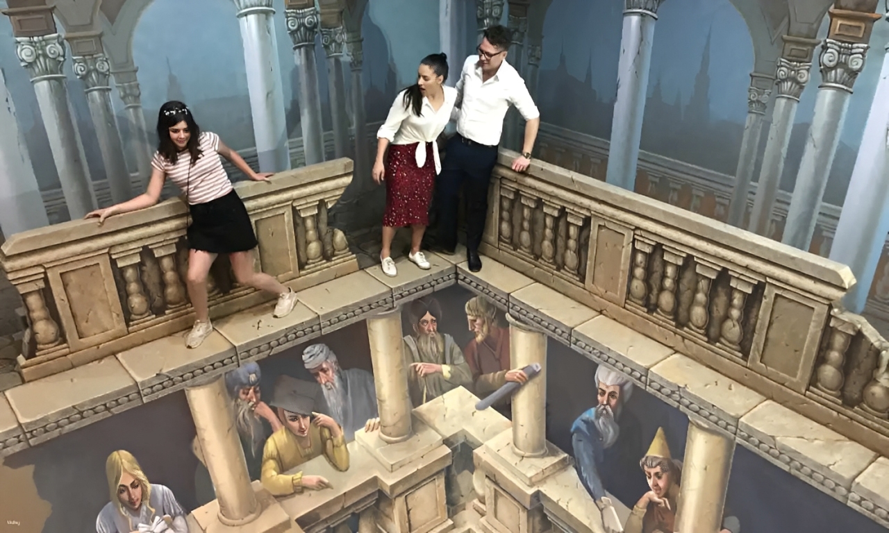 踏入沉浸式 3D 藝術作品，專為互動與創意攝影體驗而設計