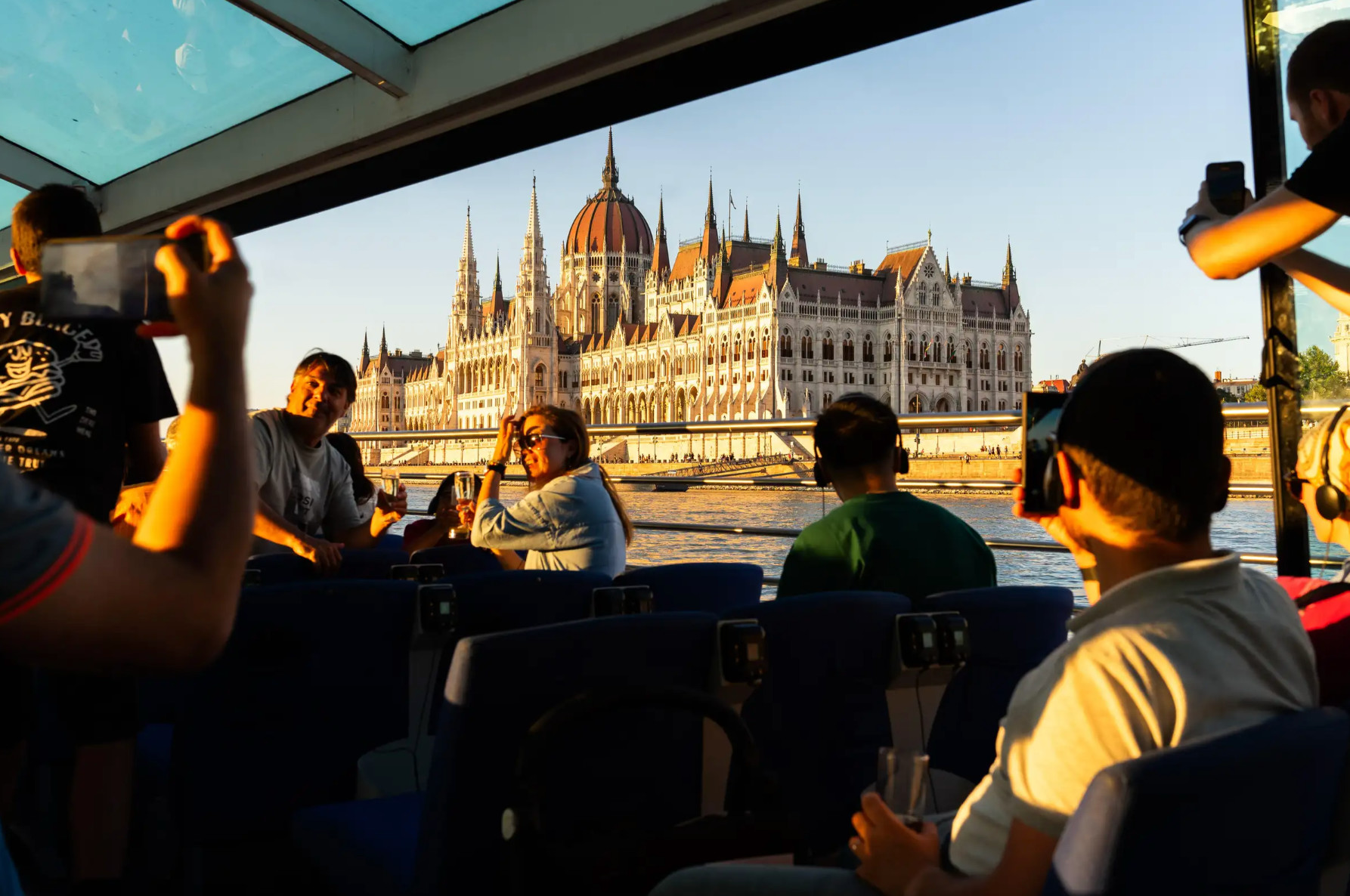 Danube Sightseeing Cruise with Welcome Drink