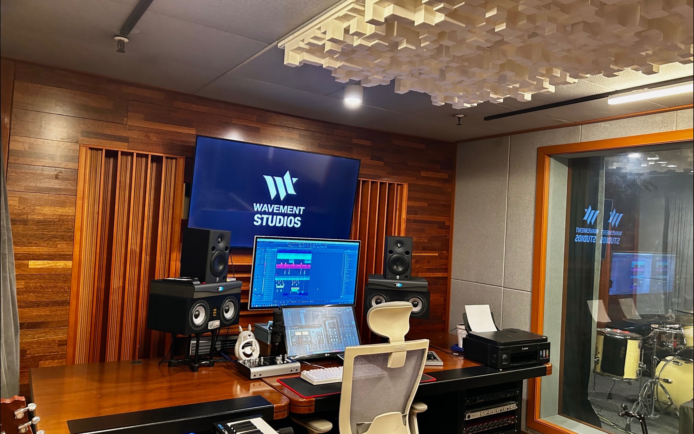K-pop Singer Teaching One-day Recording Class