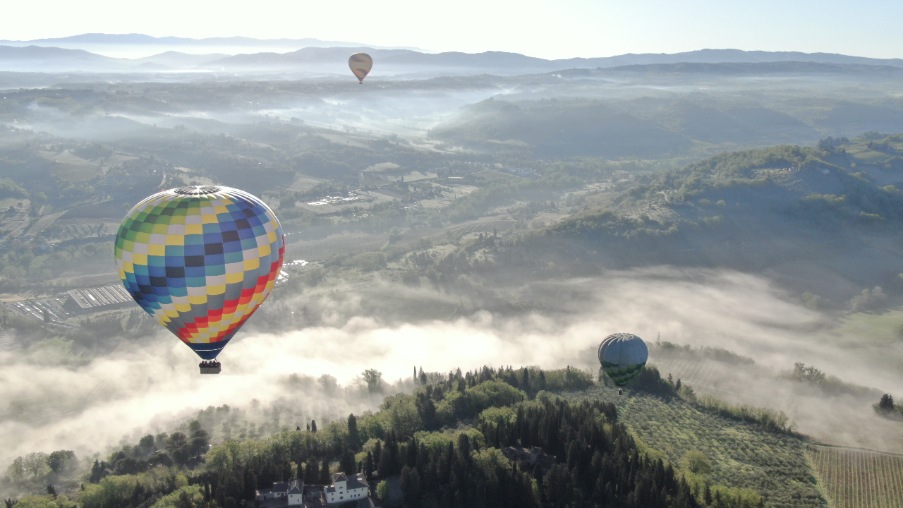 Hot air balloon experience from Siena