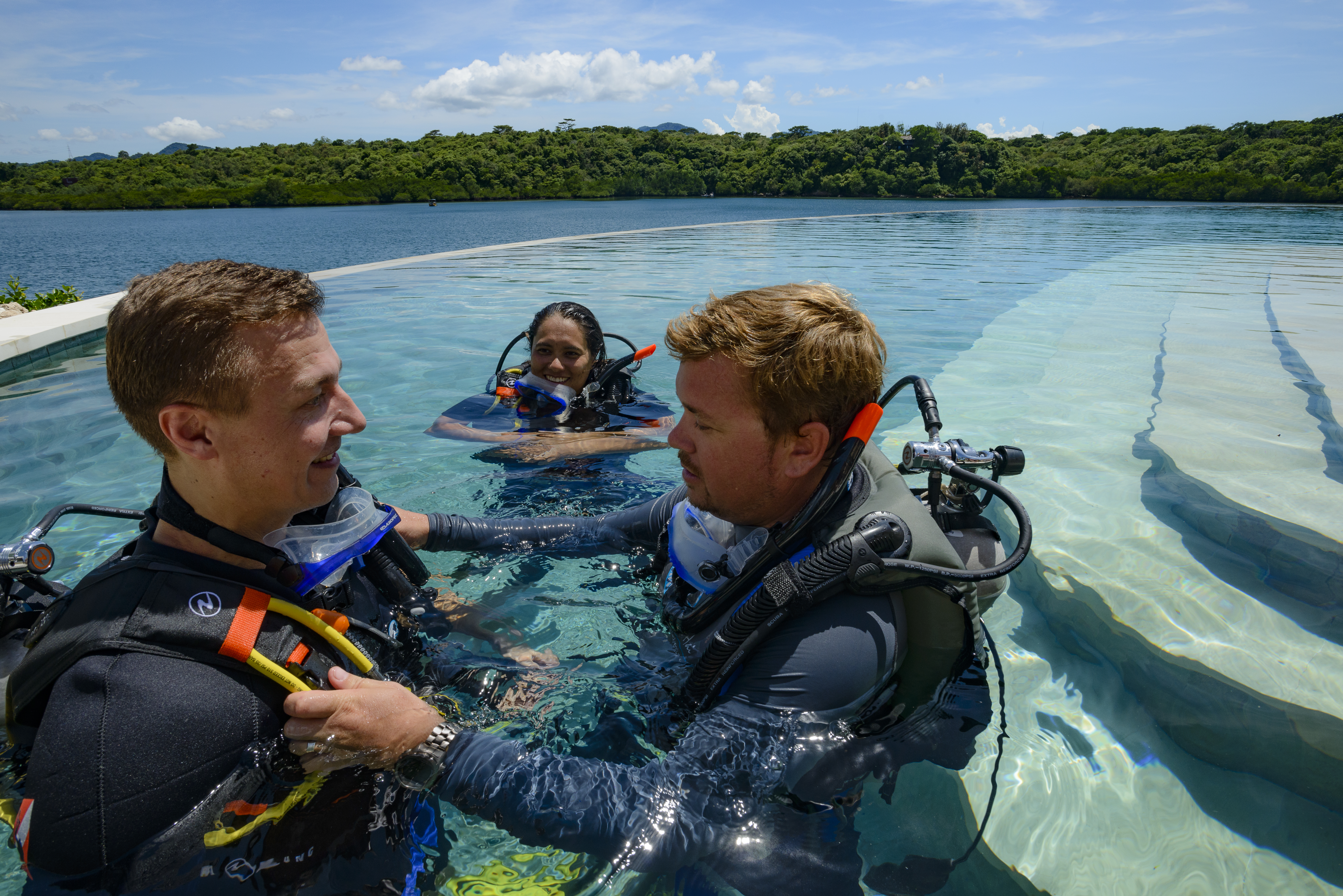 PADIオープンウォーターダイバー（Eラーニング）（レンボンガン島 /  PADI 5 Star Center提供）