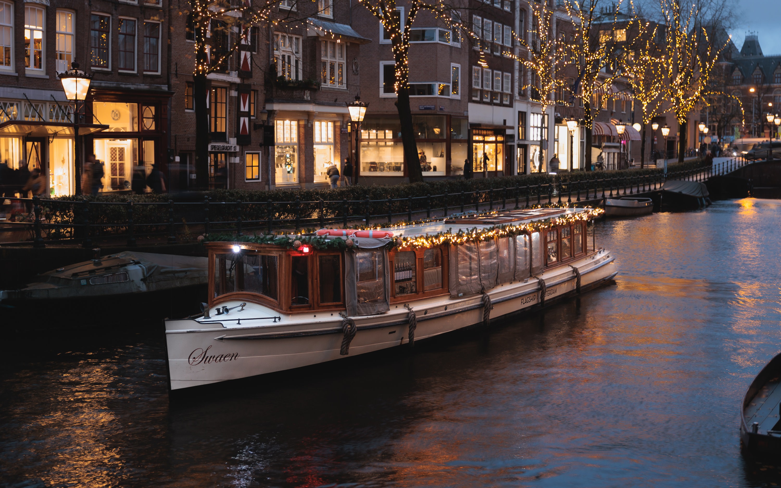 Amsterdam: Luxury Open Boat Cruise with option Unlimited Drinks