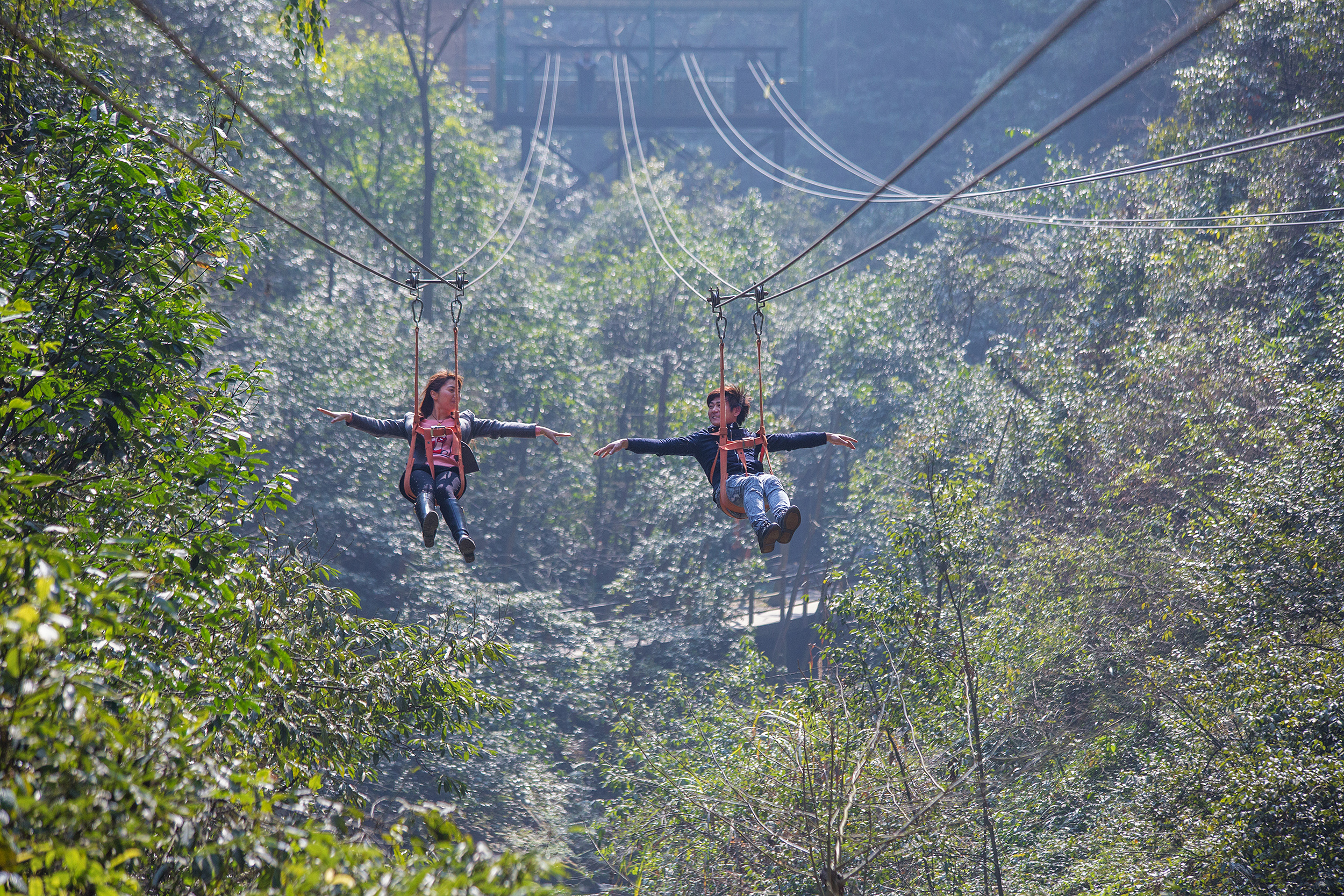 張家界玻璃橋大峽谷體驗項目:高空滑索 張家界玻璃橋大峽谷體驗項目:高空滑索