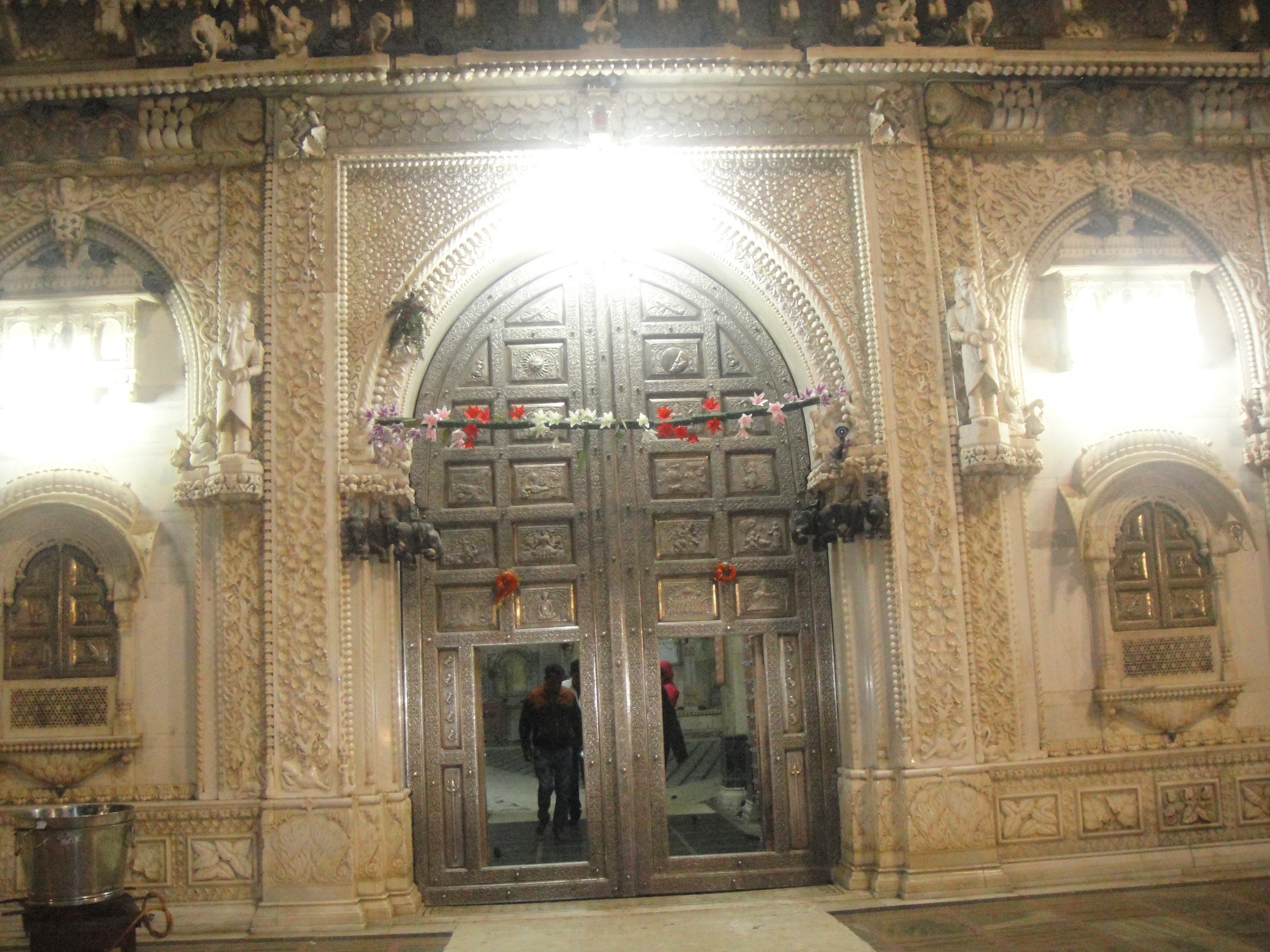 Visit Bikaner in Private Car with Local Guide Service