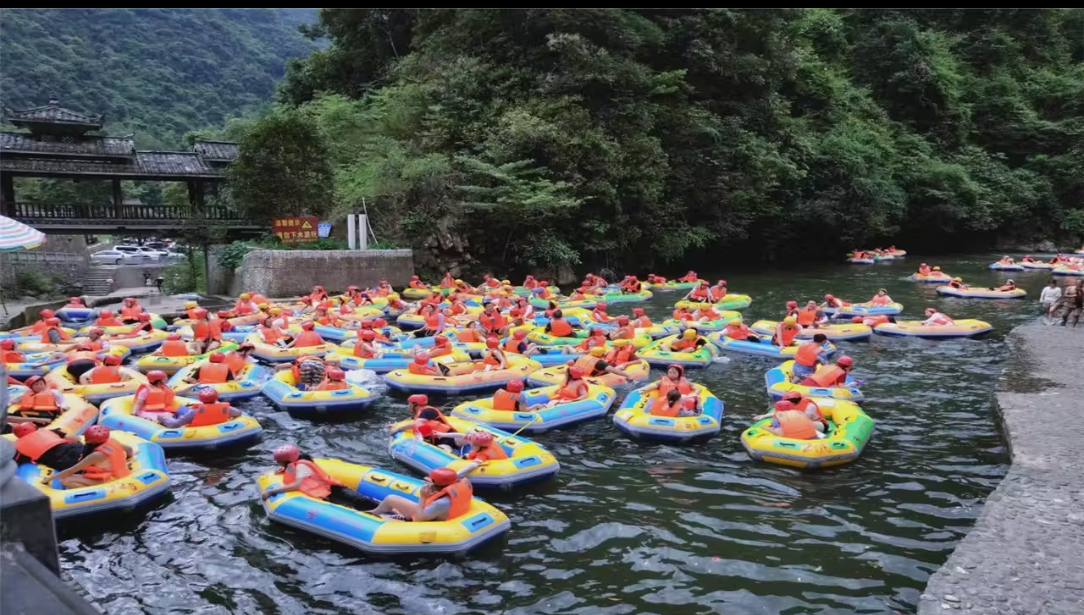 桂林陽朔興坪龍頸河漂流
