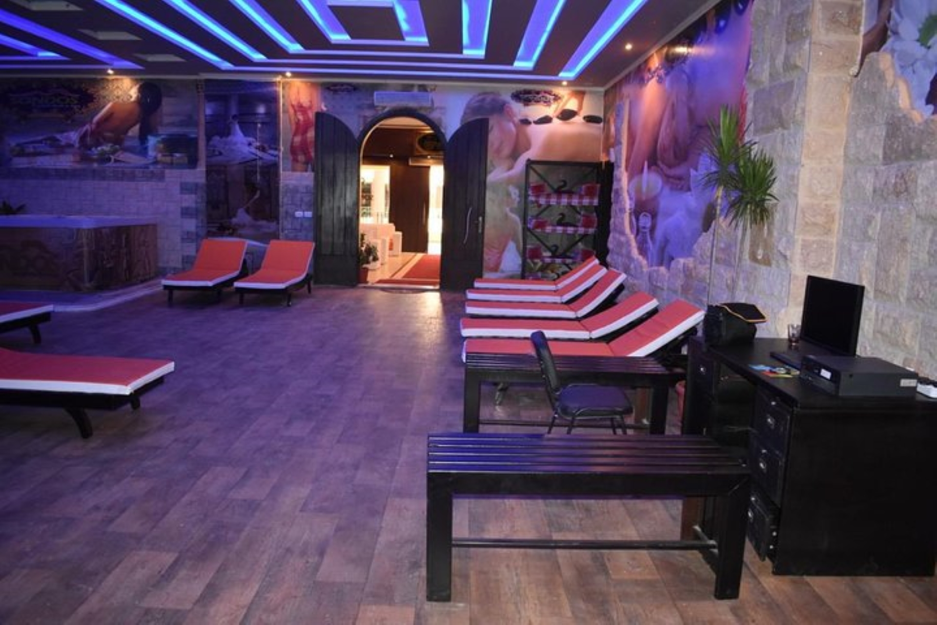 Cleopatra Bath, 20-Minute Massage & Transfer - Sharm El Sheikh