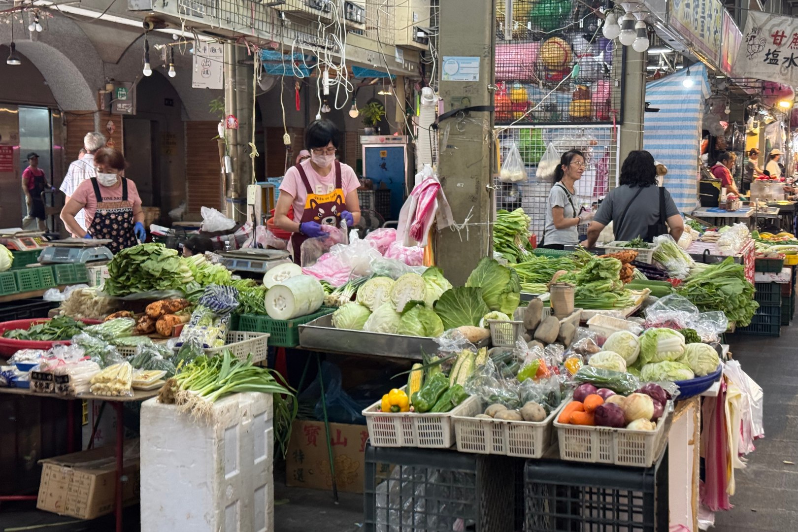 Taipei Shilin Morning Market Half-Day Guided Food Tour