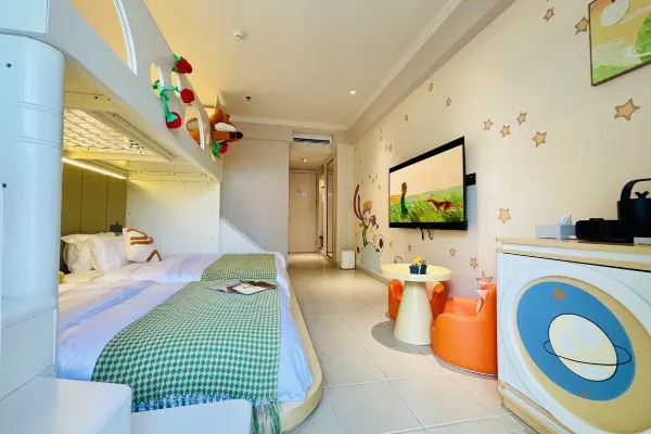 Charming Stay Room Environment Display