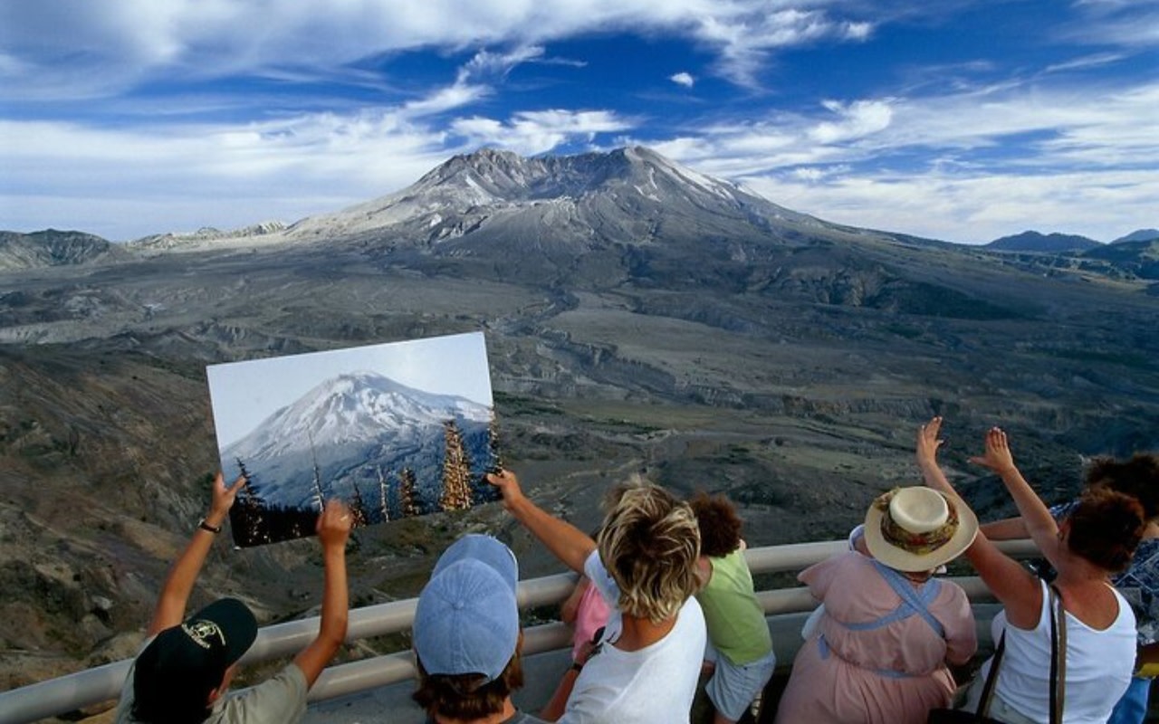 Mount St. Helens one-day sightseeing tour from Portland