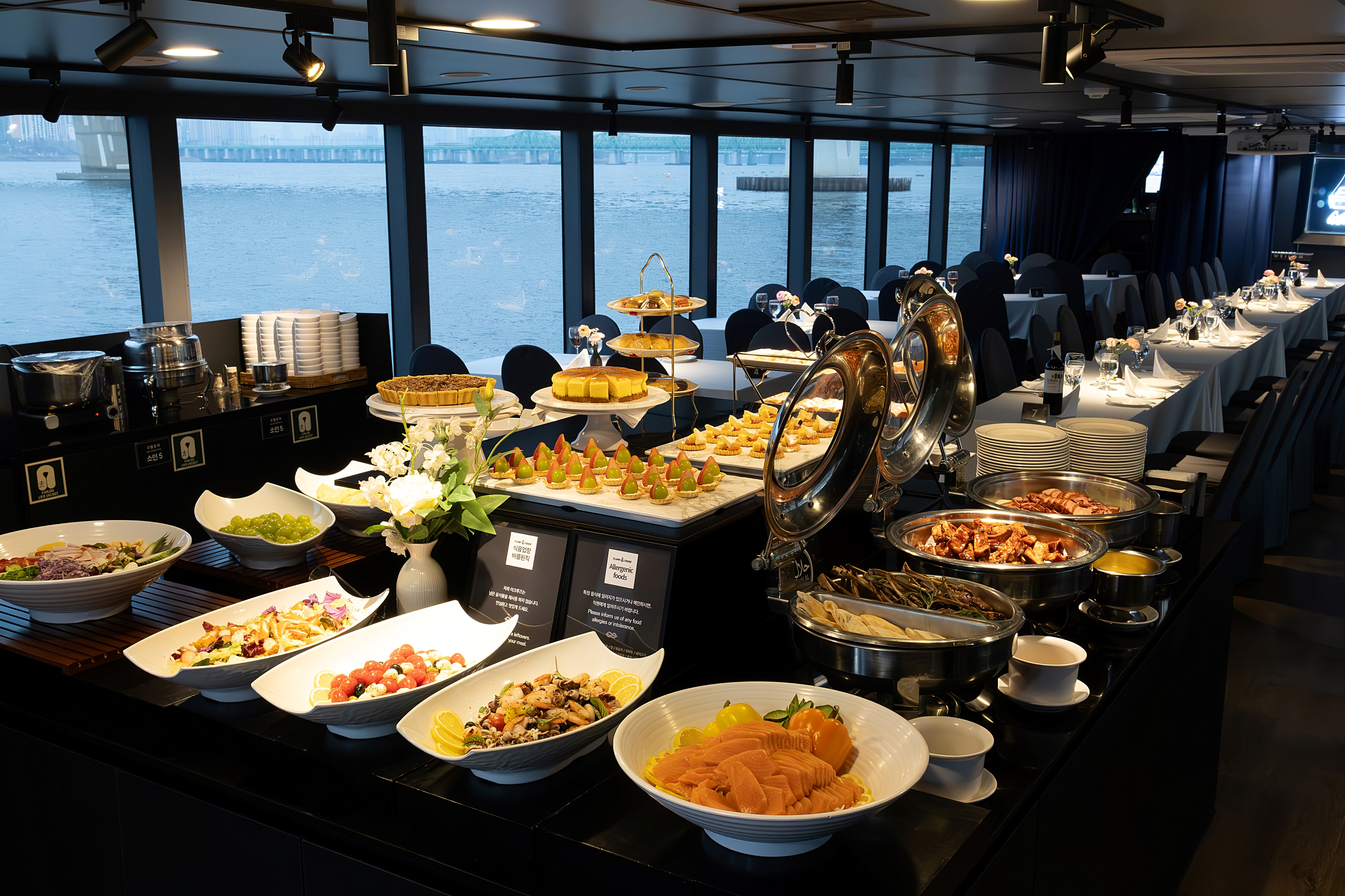 Seoul Yeouido Eland Cruise Frangerie Dinner Package