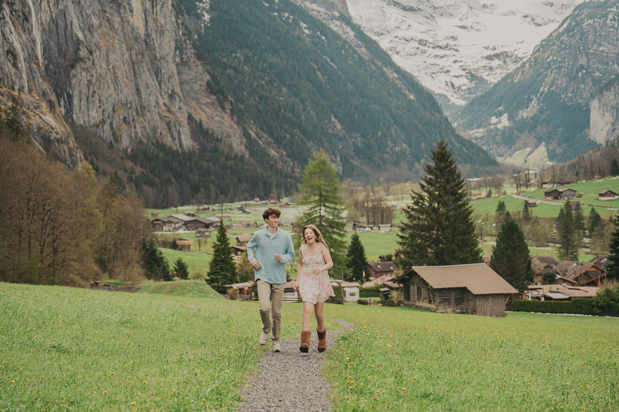 Private Photoshoot Tour: Lauterbrunnen & Wengen at the best spots