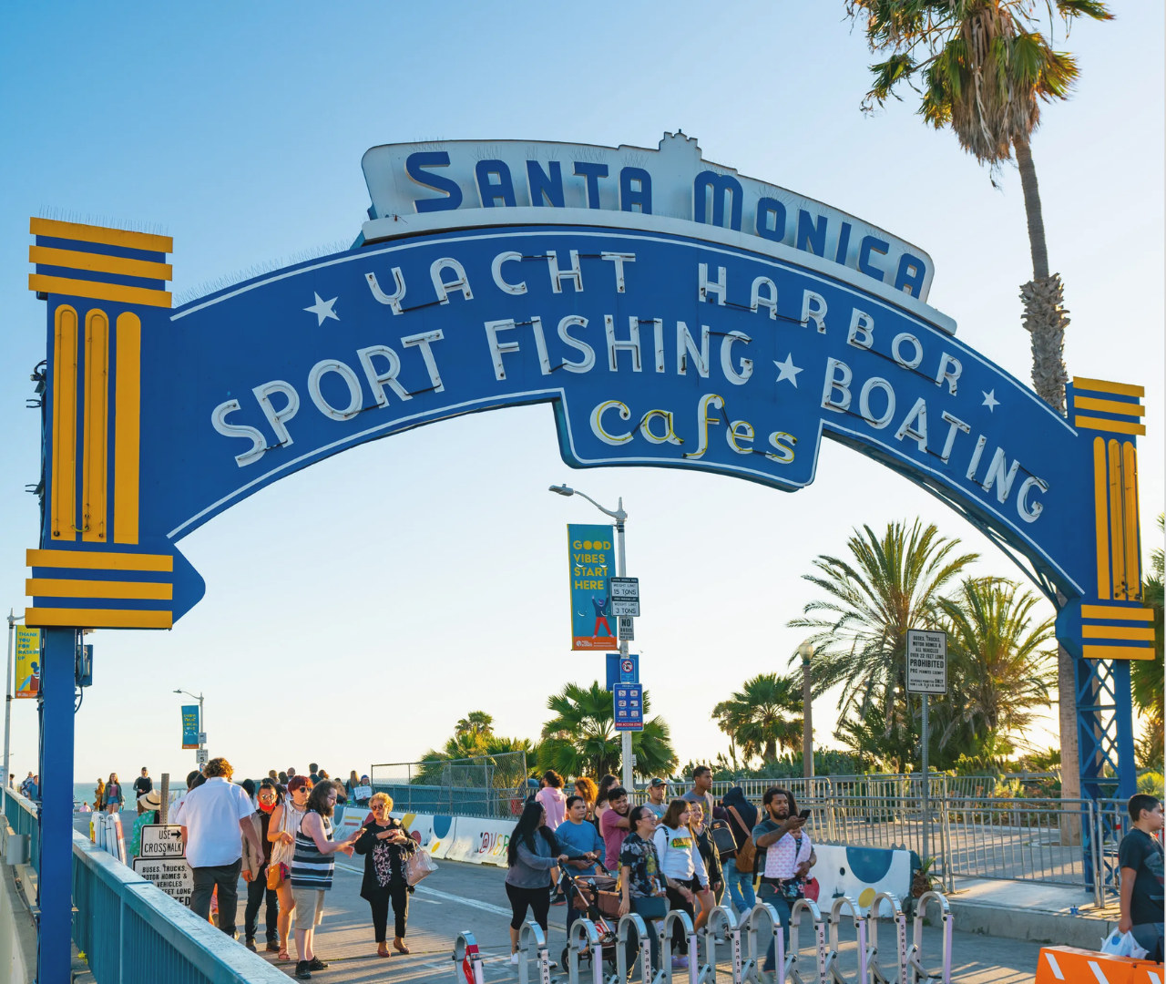 Hollywood, Griffith Observatory, City & Beach Tour in Los Angeles