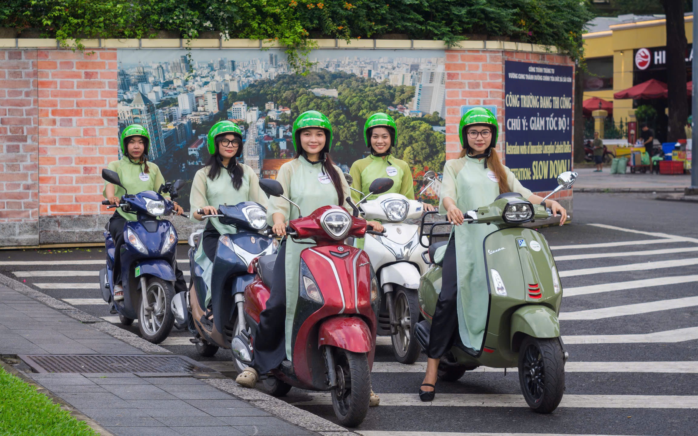 HCMC Highlight & Street Food Motorbike Tour | Female Riders Optional