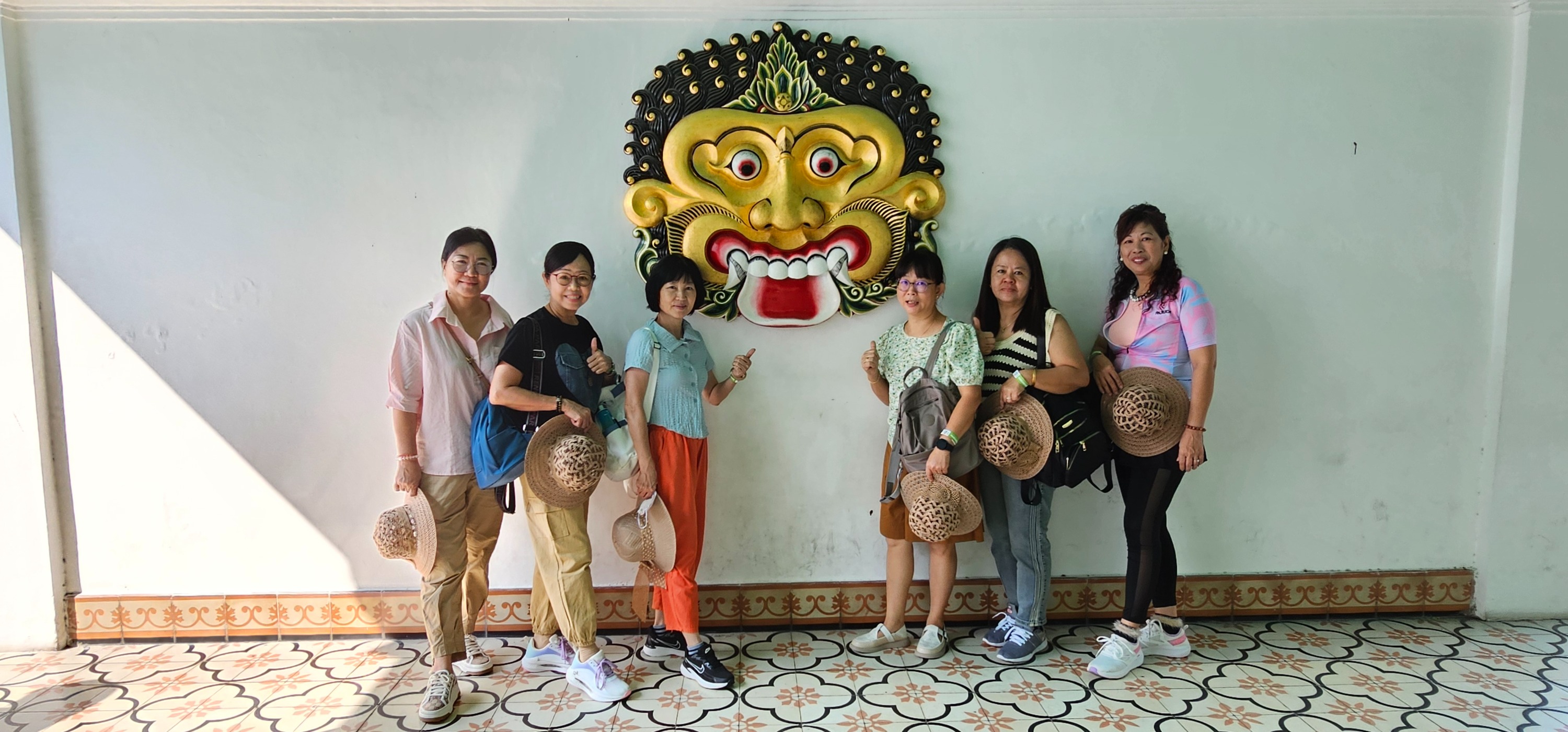 Obelix海景藝術表演與Kraton和Tamansari 城市之旅