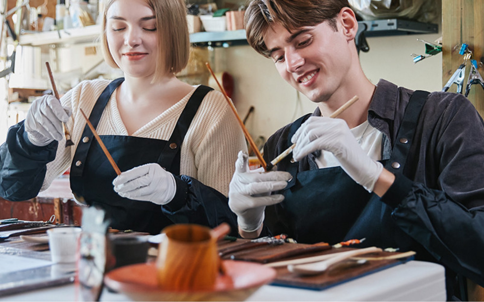 MakingExperienceTraditional Mother-of-pearl Lacquered Spoon in Seoul