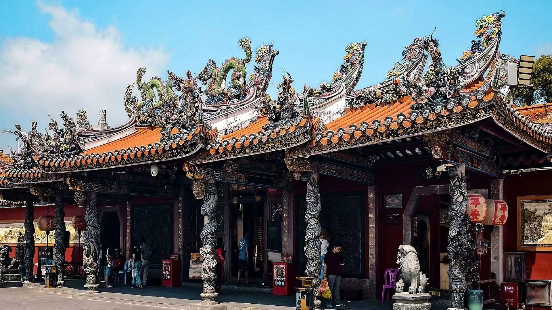 潮州潮州青龍古廟（安濟王廟 / 大老爺宮）是潮州香火最旺、嵌瓷藝術最震撼的千年古廟，免費開放，韓江邊地。