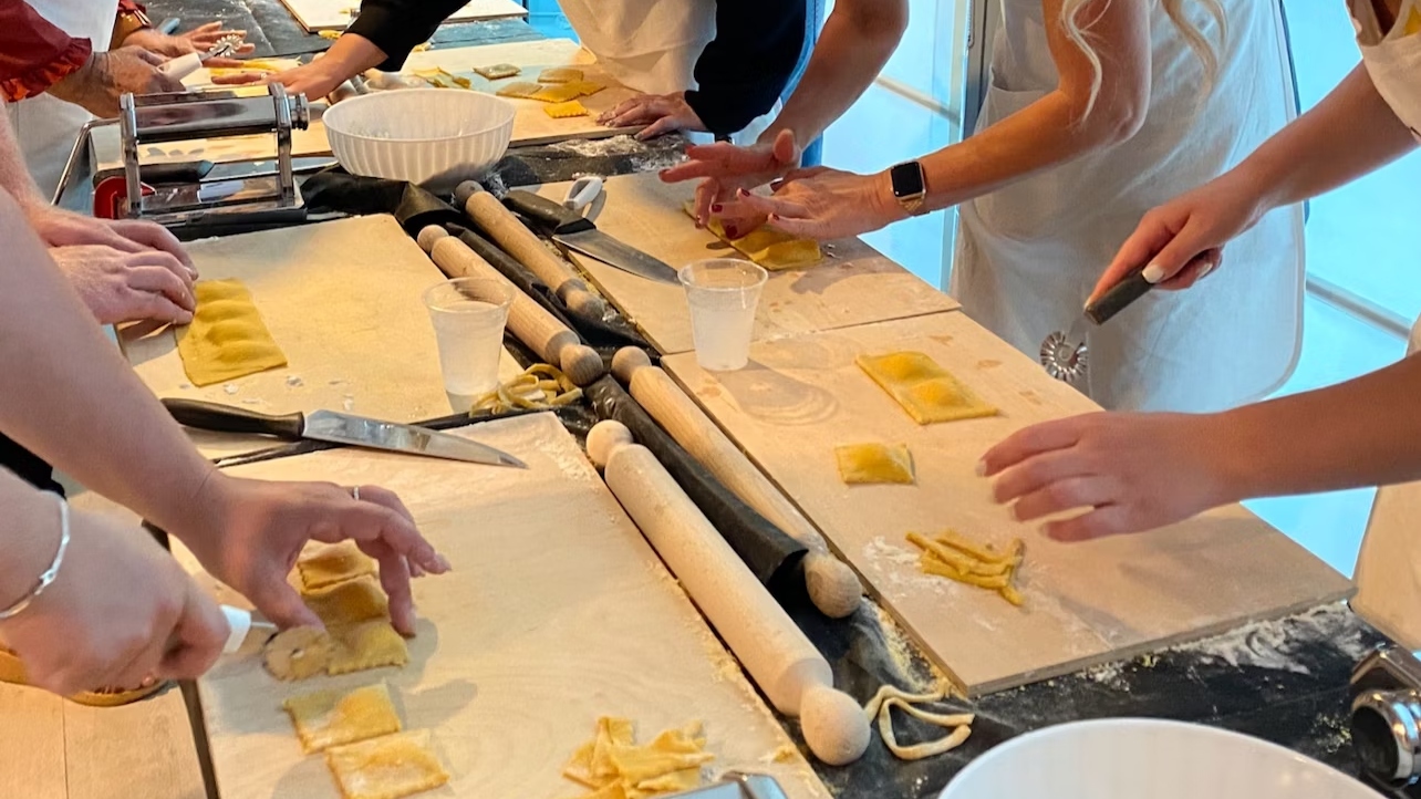 在羅馬學習製作意大利麵、餛飩和提拉米蘇