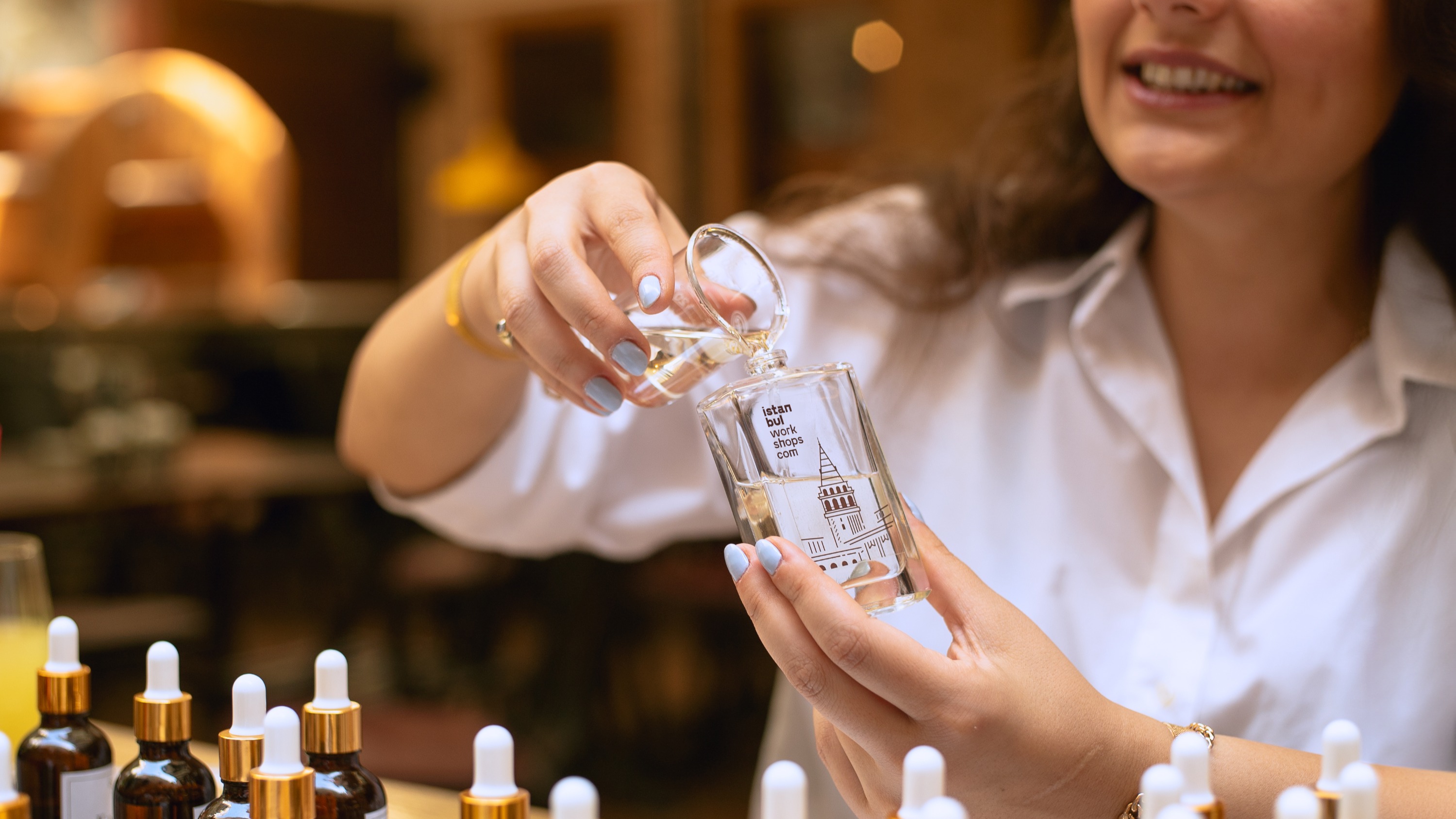 Feel the sensory delight of roses, citrus, musk, and more