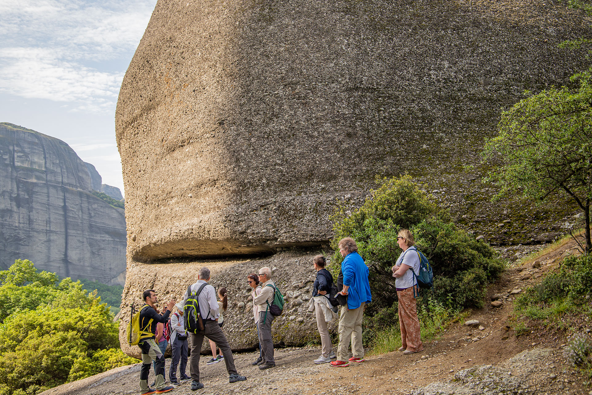 梅特歐拉（Meteora）健行遊，從卡拉巴卡或卡斯特拉奇出發，並參觀修 monastery