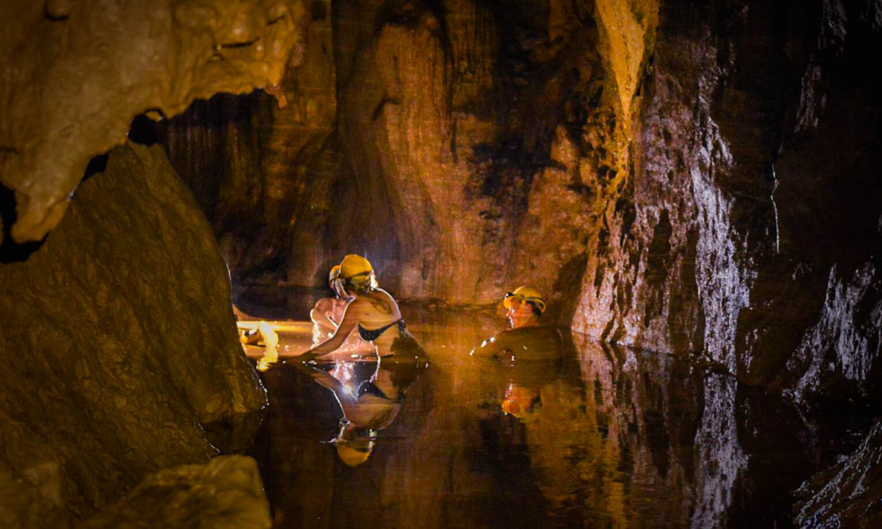 黑洞（Dark Cave）& 峰牙洞（Phong Nha Cave）一日遊