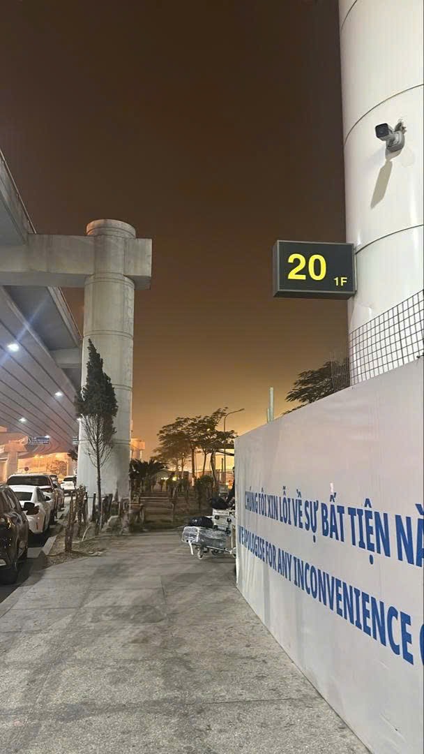 國際到達航廈:1樓 - 20號柱 國際到達航廈:1樓 - 20號柱