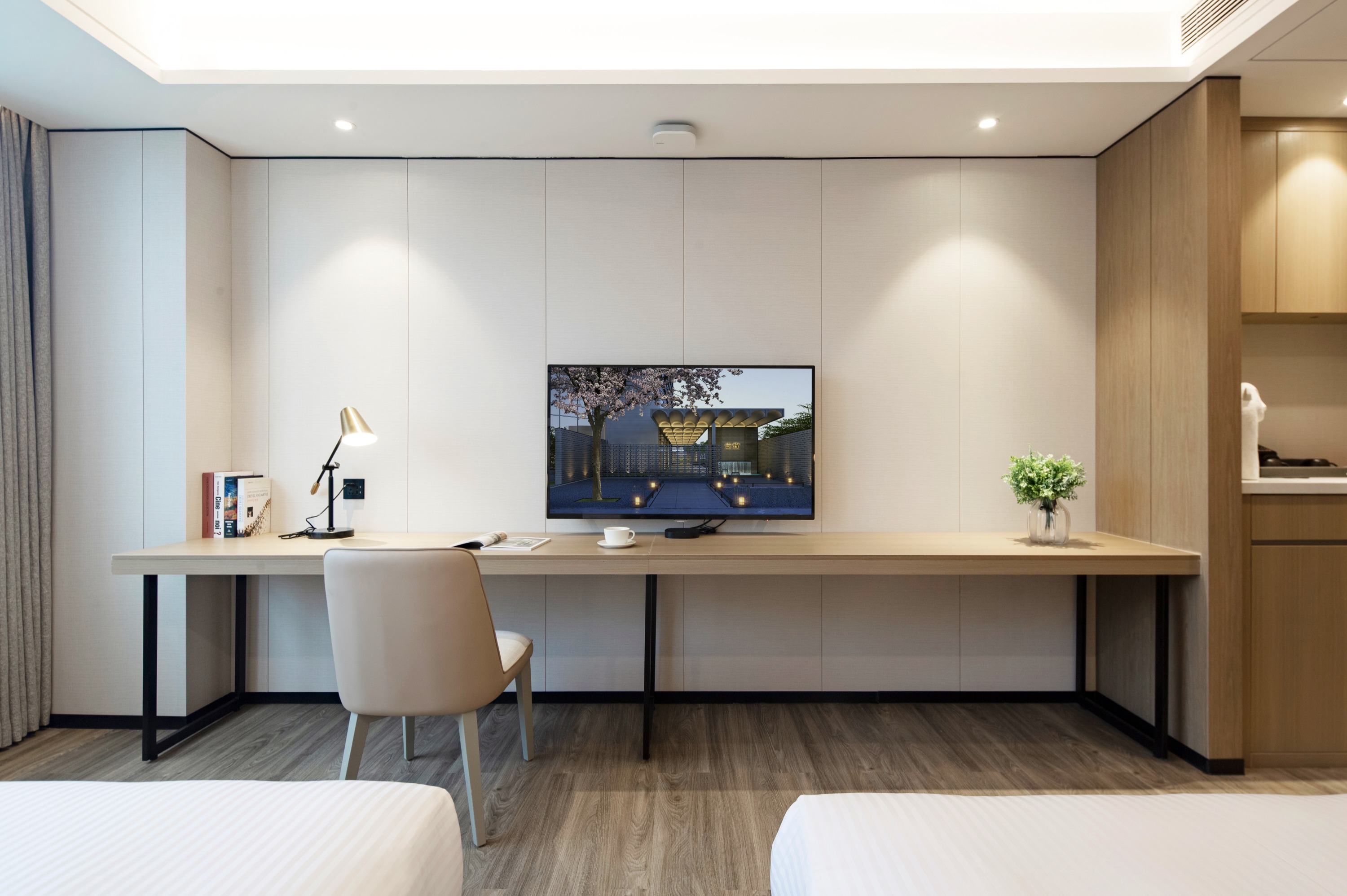 [Dongmen Business District] Shenzhen Dongmen Yitang Service Apartment Accommodation Package