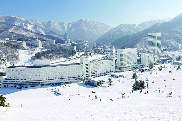 新瀉苗場滑雪場門票