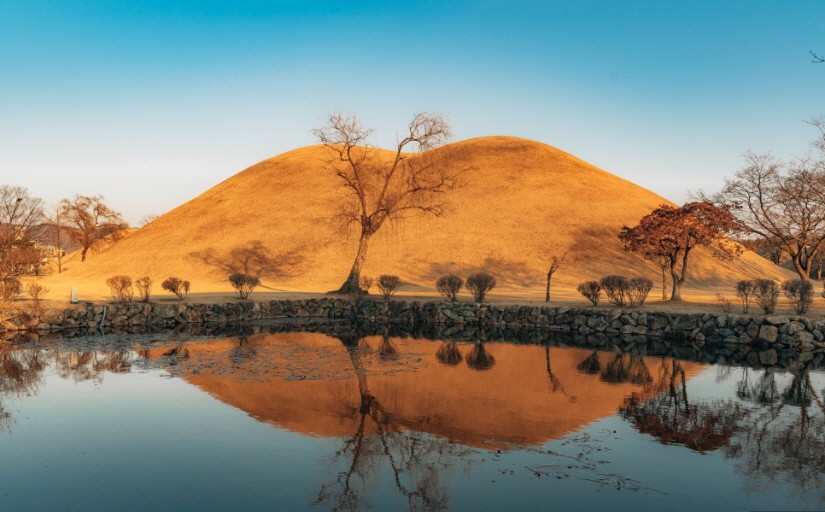 融合開闊綠意與千年歷史，大陵苑展現出沉靜而震撼的文化魅力，是慶州必訪景點。