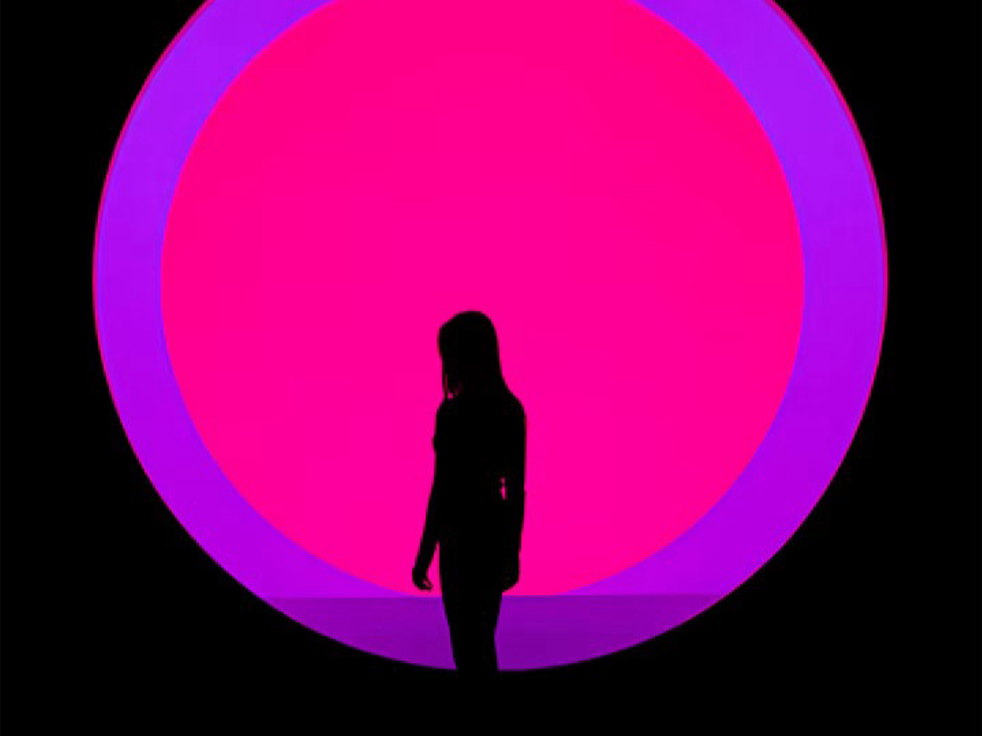 透過結合聲音與香氛的多感官藝術作品，喚醒您的感官