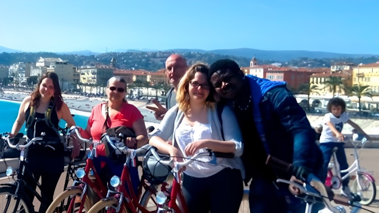 Exploring Nice on e-bikes, enjoying the stunning views, and making new friends!