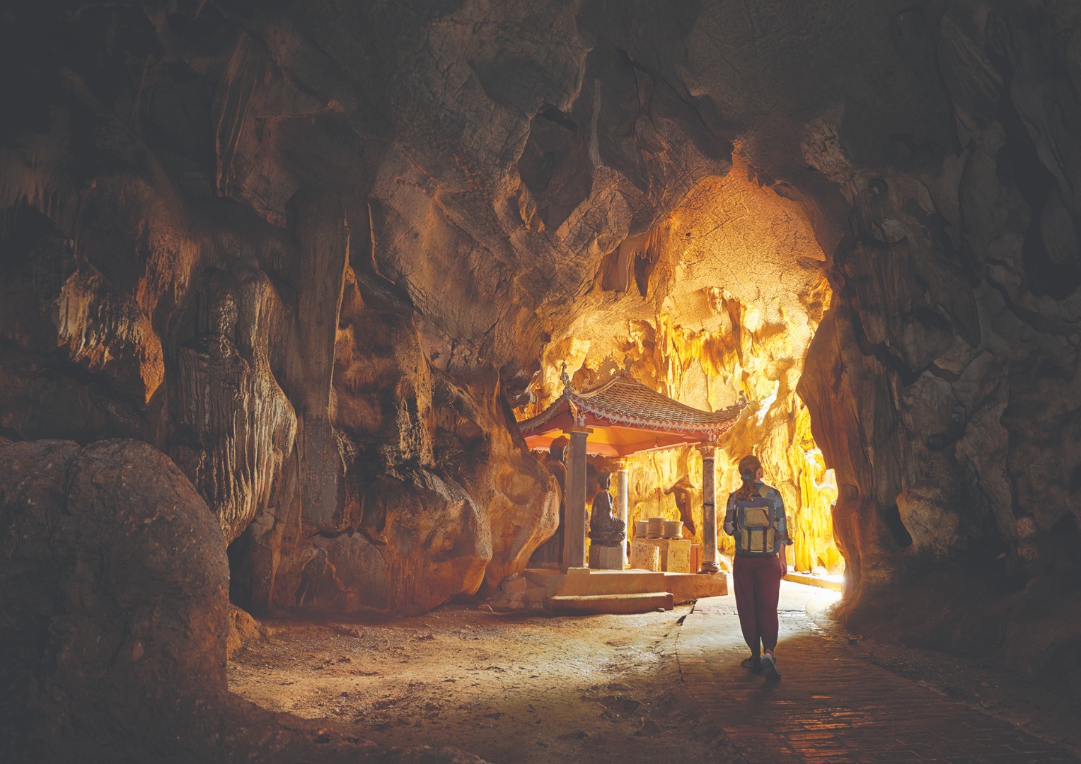 Trang An and Bich Dong Pagoda Deluxe Day Tour from Hanoi