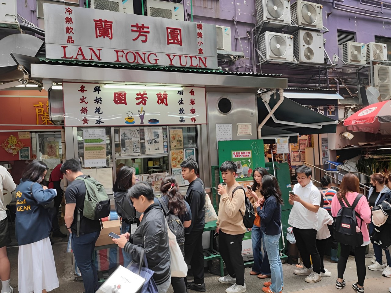 Walking as local around Central & Sheung Wan in HongKong