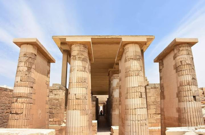 吉薩金字塔、孟菲斯、薩卡拉和代赫舒爾私人旅遊 & 午餐