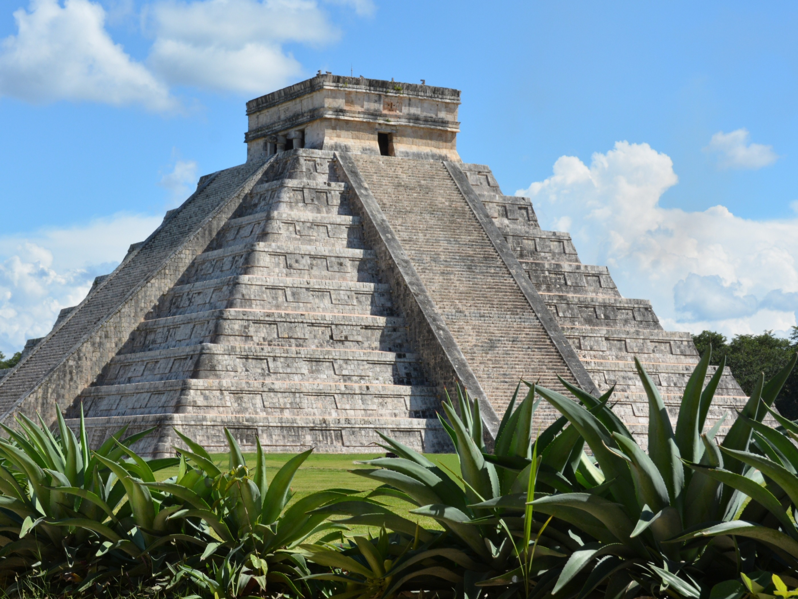 Chichen Itza, Cenote & Valladolid Tour