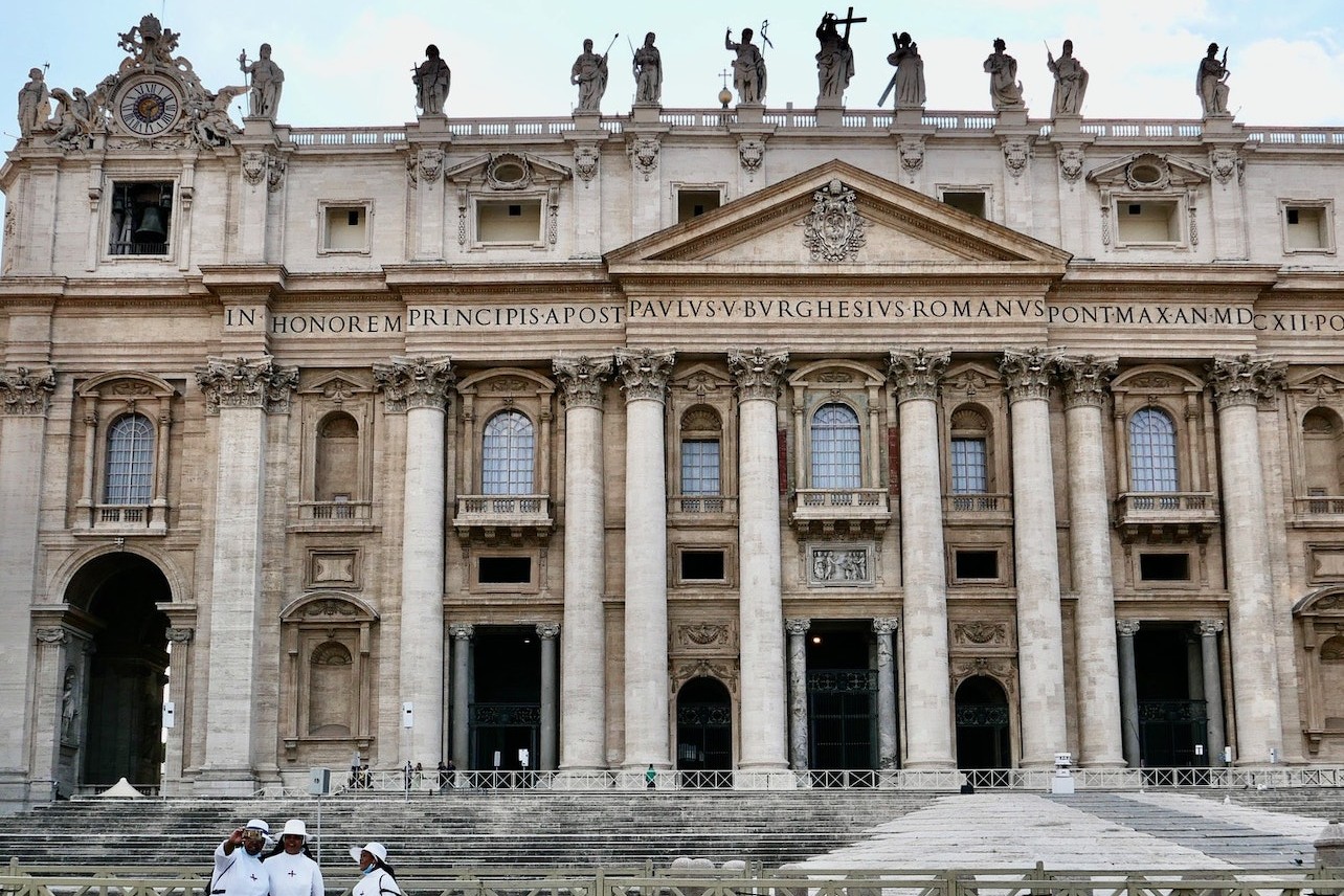 St. Peter's Basilica, Square & Papal Grottoes Guided Tour in Rome