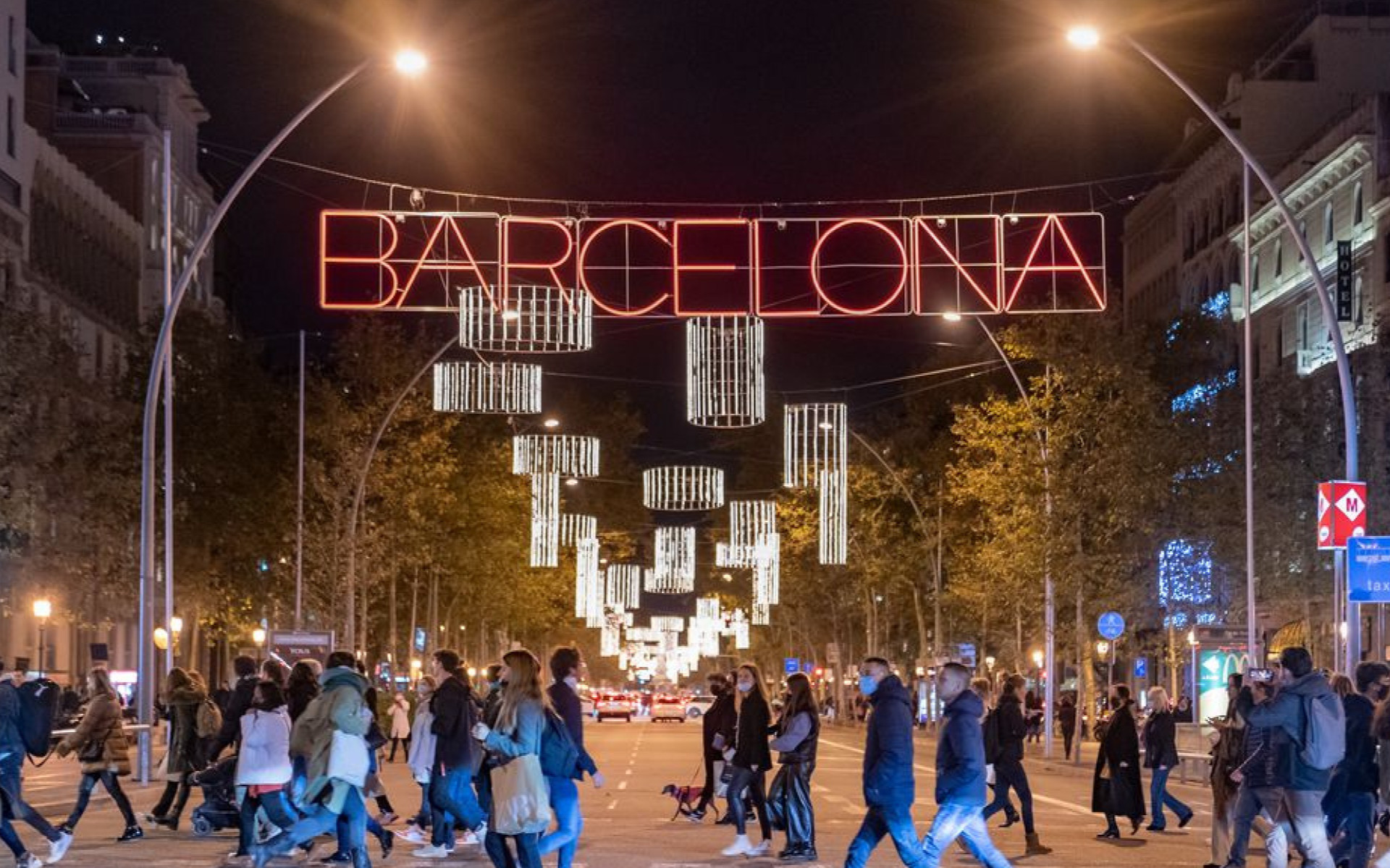 Christmas lights bus tour in Barcelona