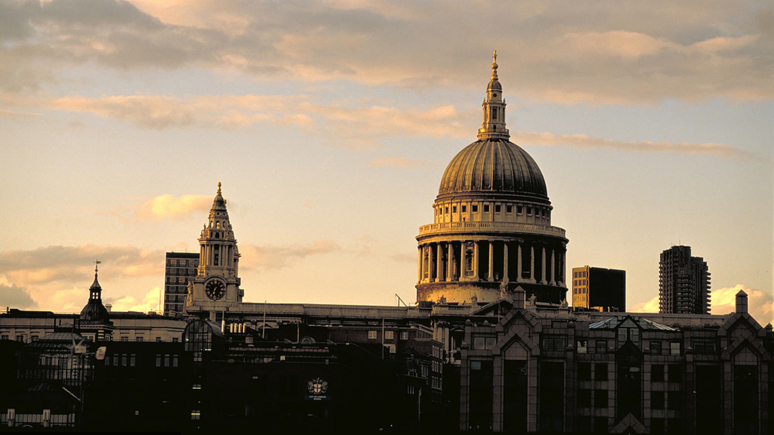 London City Tour and Christmas Day Lunch Cruise