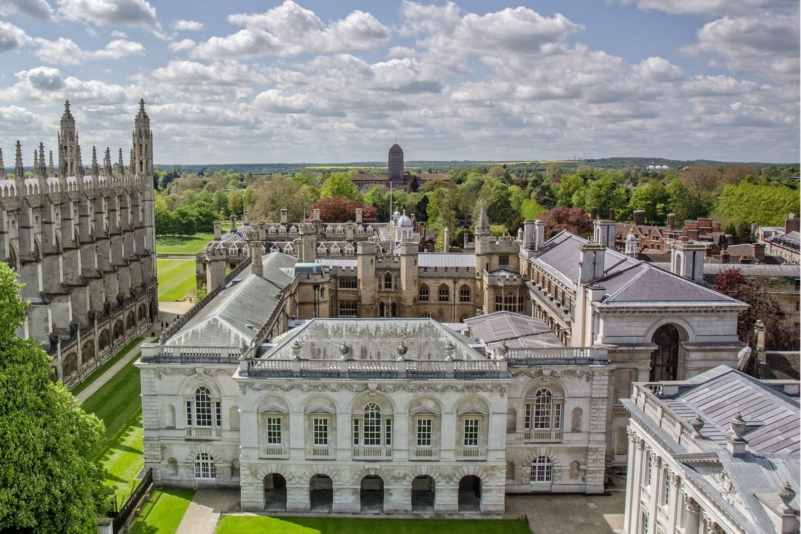 オックスフォード大学・ケンブリッジ大学 日帰りツアー（ロンドン発）