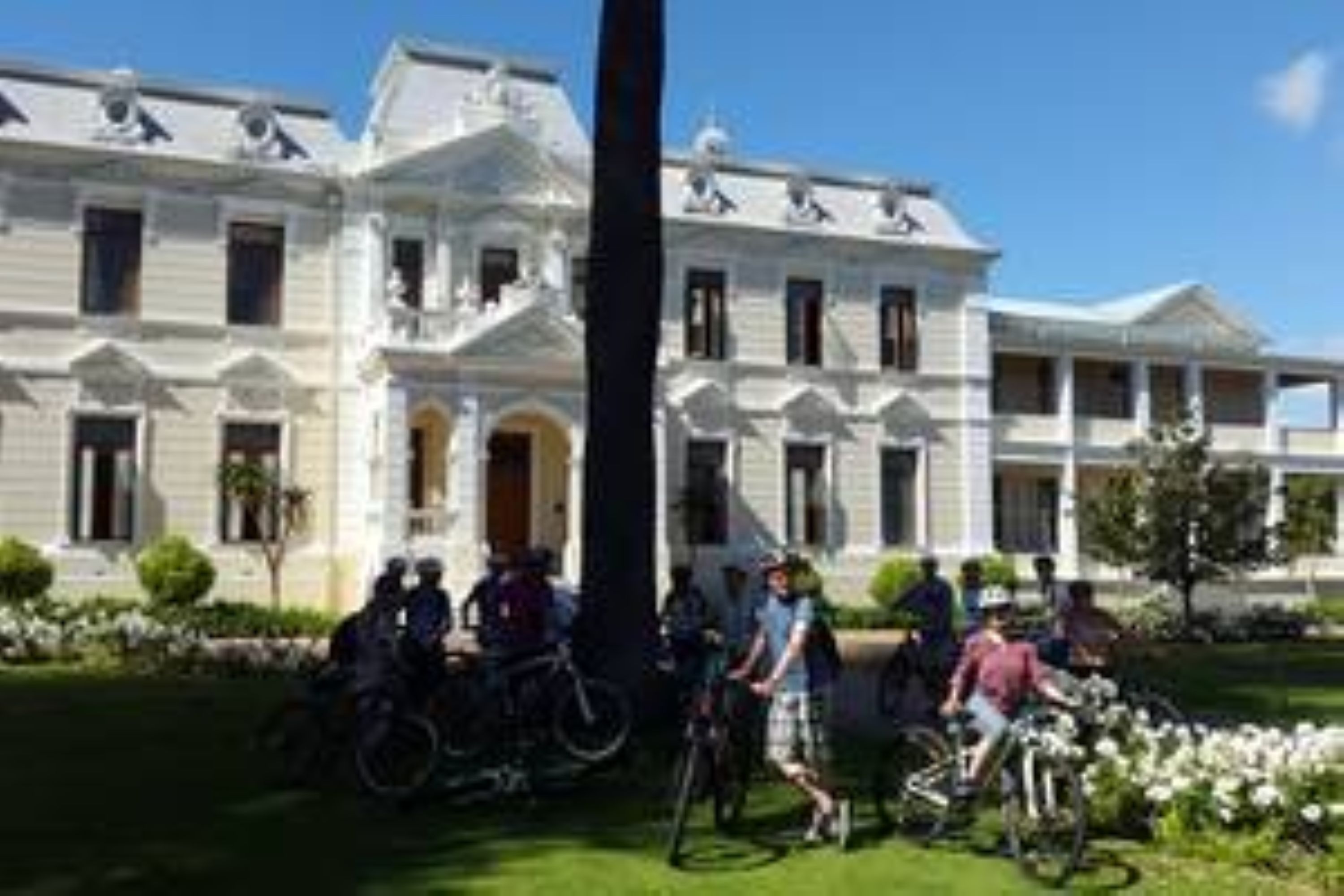 Guided bicycle tour through Stellenbosch