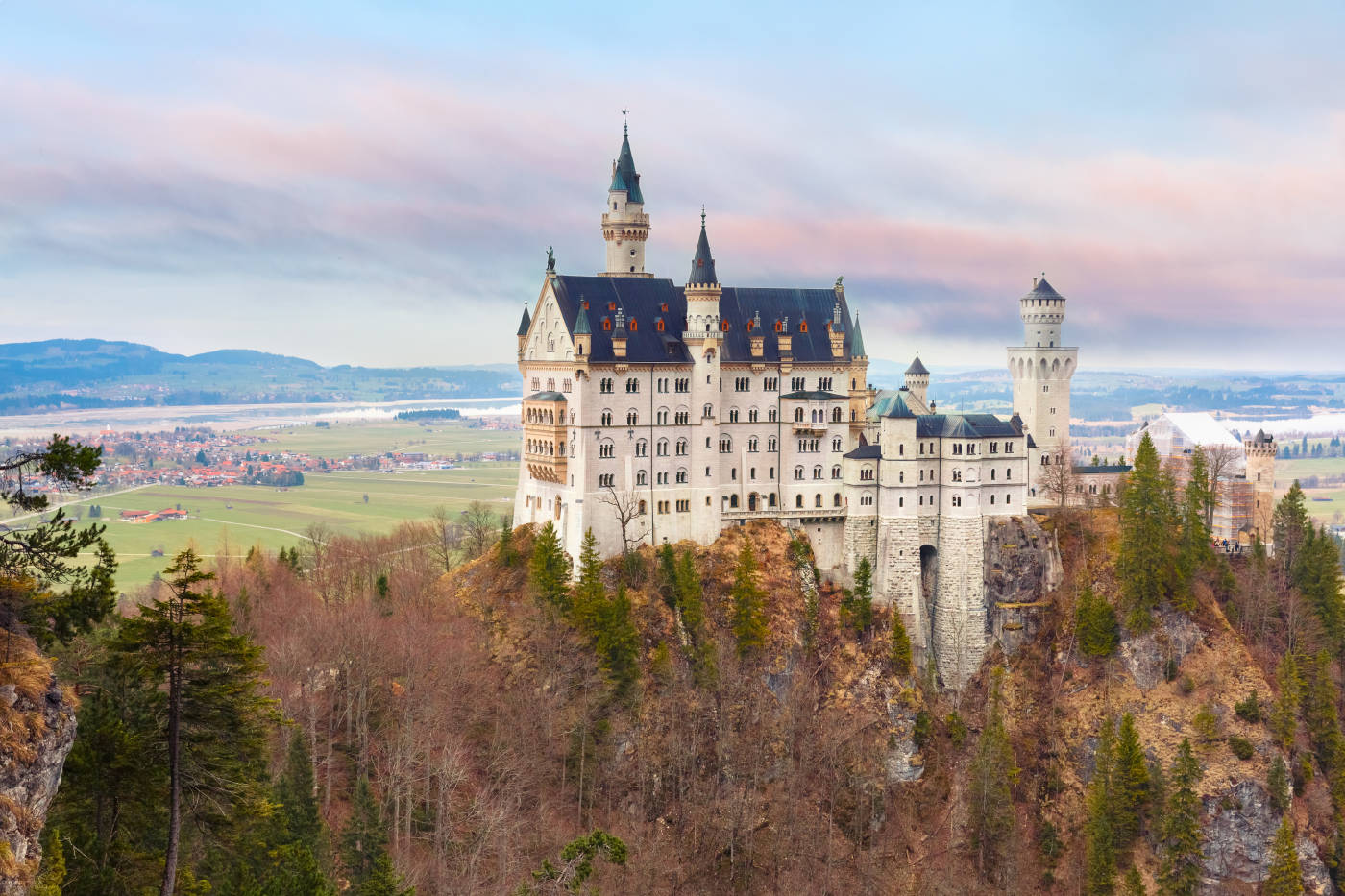 Munich Day Trip A: Neuschwanstein Castle + Linderhof Palace + Oberammergau (Painted Village)