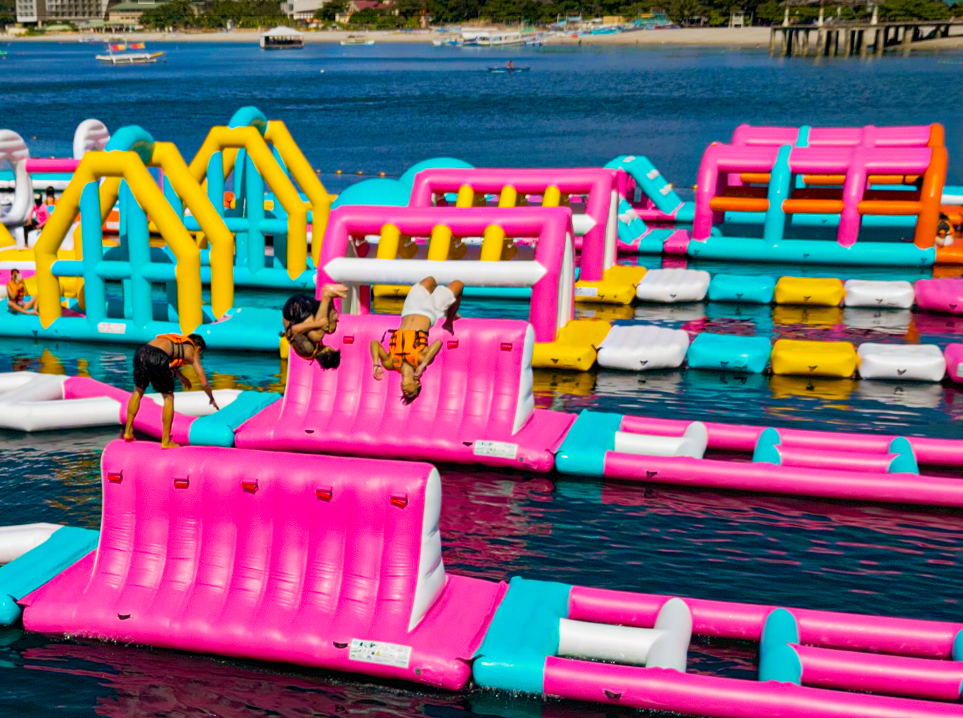 蘇比克 Inflatable Island 充氣水上樂園門票