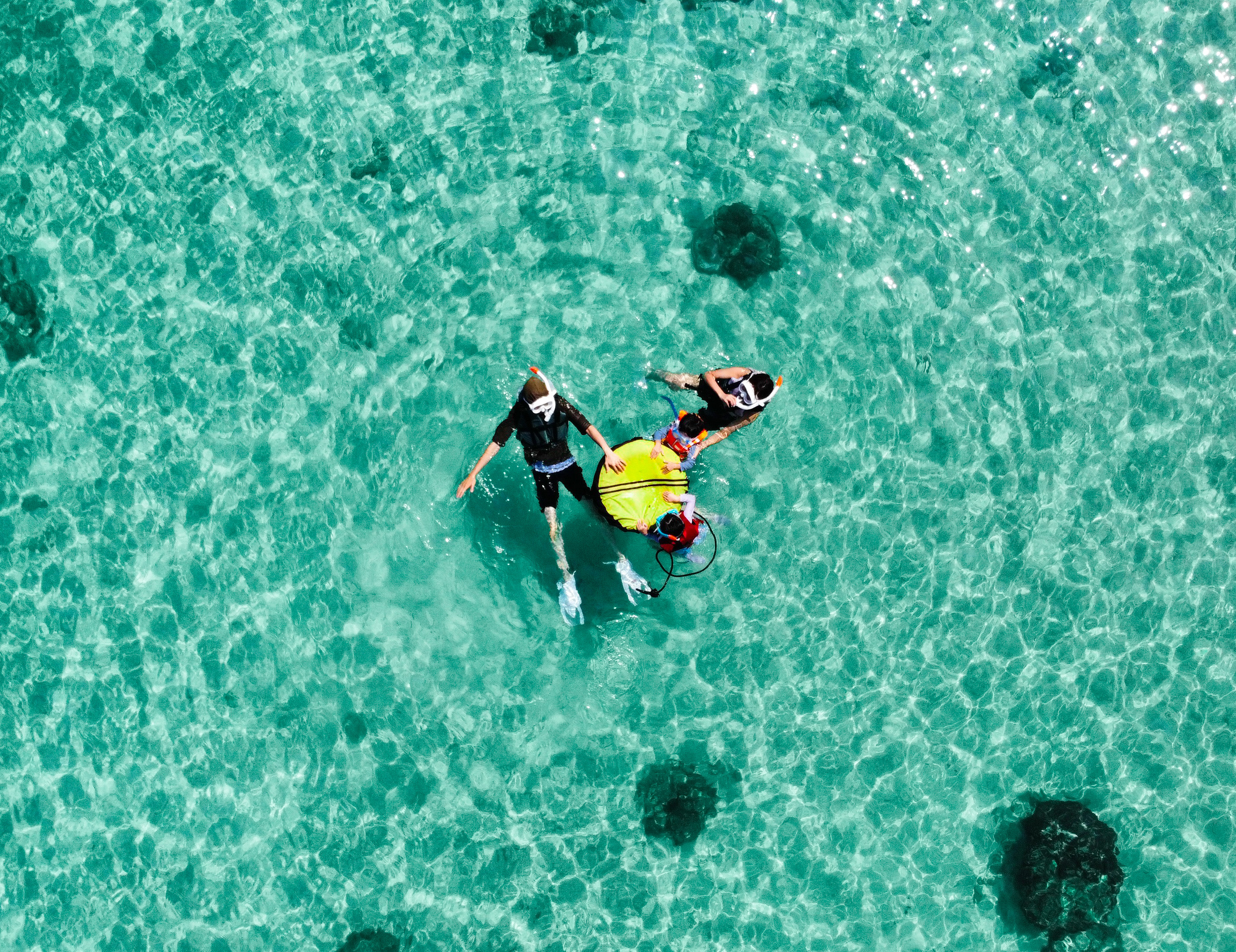 Miyakojima: Xususiy dengiz toshbaqasi va Nemo bilan snorkeling + dron yordamida suratga olish
