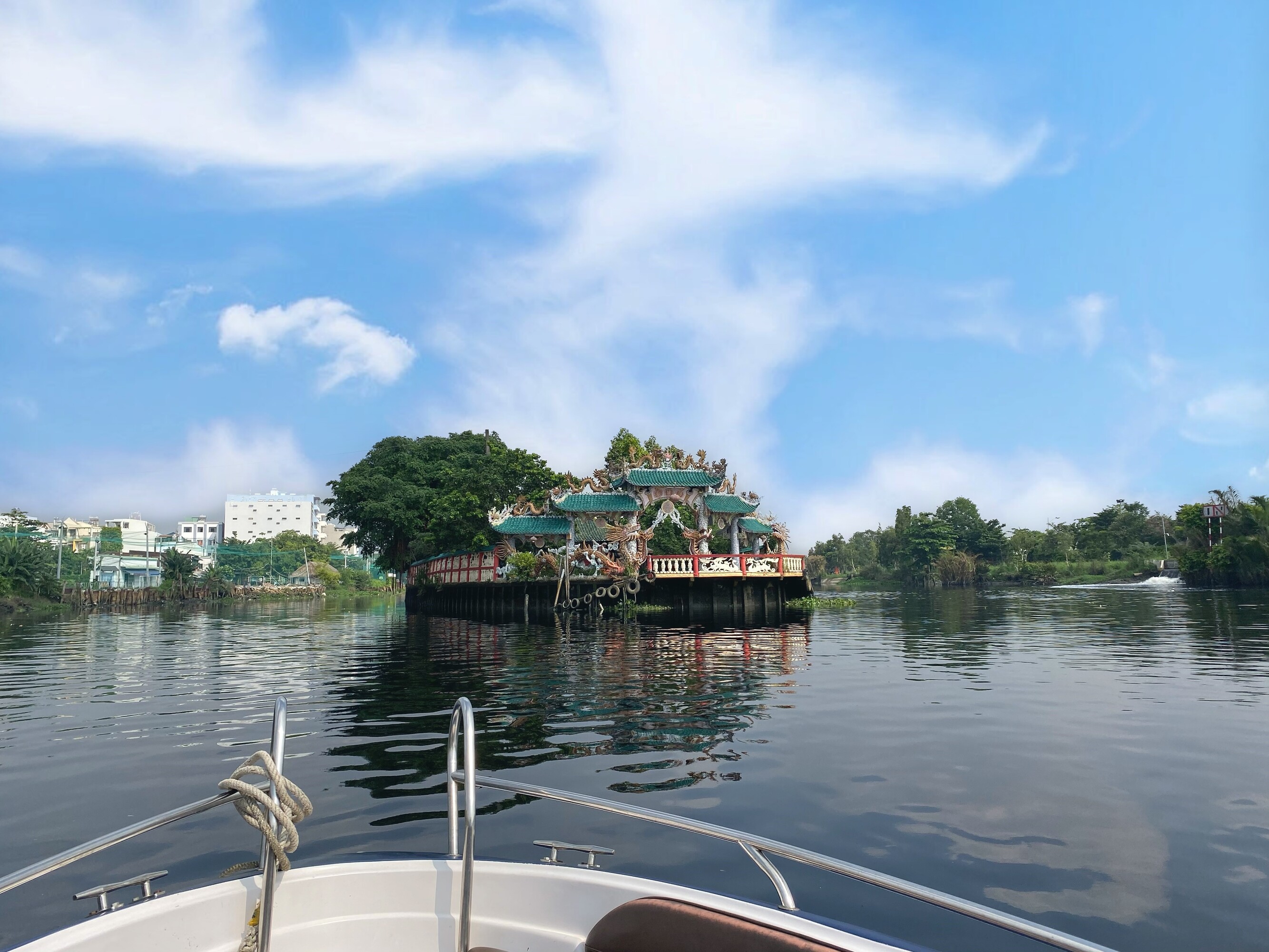 船遊探索越南浮珠廟