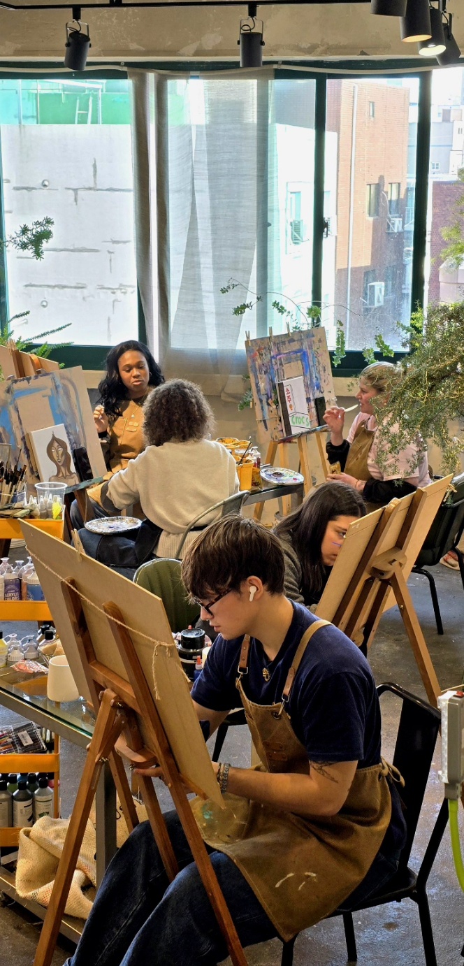 首爾壓克力顏料朝鮮王朝繪畫課 (Joseon Dynasty Painting Session with Acrylics in Seoul)