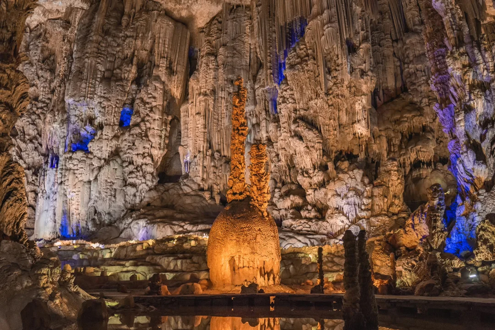 Pure Day Tour to Zhijin Cave, Bijie, Guizhou